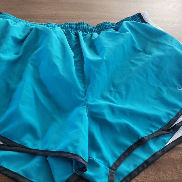 3 Nike fit dry running shorts - Picture 7 of 8